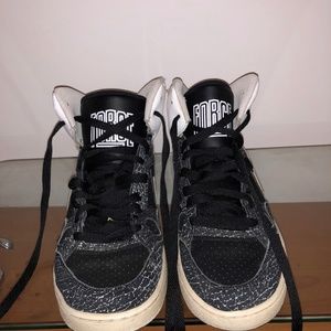 NIKE Black and White High top Sneakers US 7Y